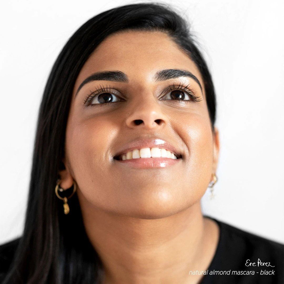 Natural Almond Mascara - Image 6