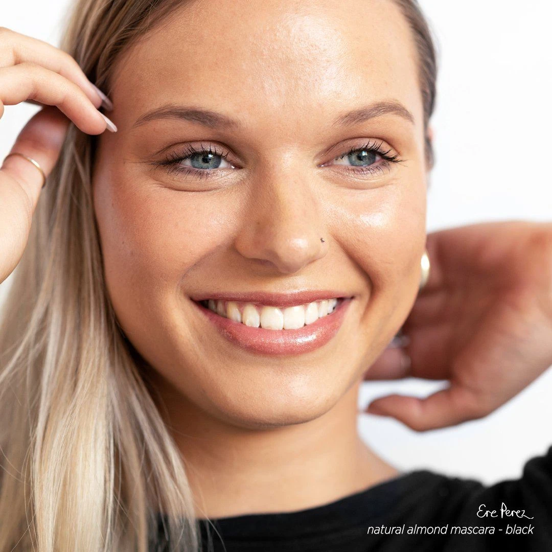 Natural Almond Mascara - Image 7