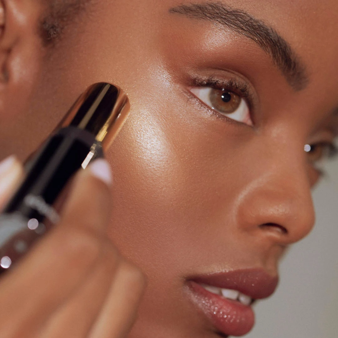 RÓGLOW Skin Stick Highlighter - Image 8